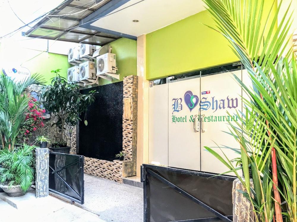 B Shaw Hotel Jakarta Exterior photo