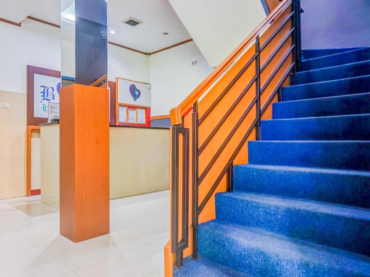 B Shaw Hotel Jakarta Exterior photo