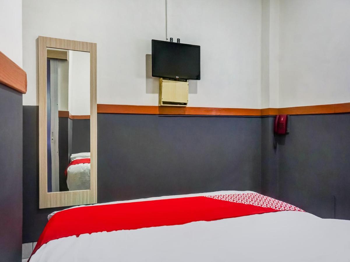 B Shaw Hotel Jakarta Exterior photo