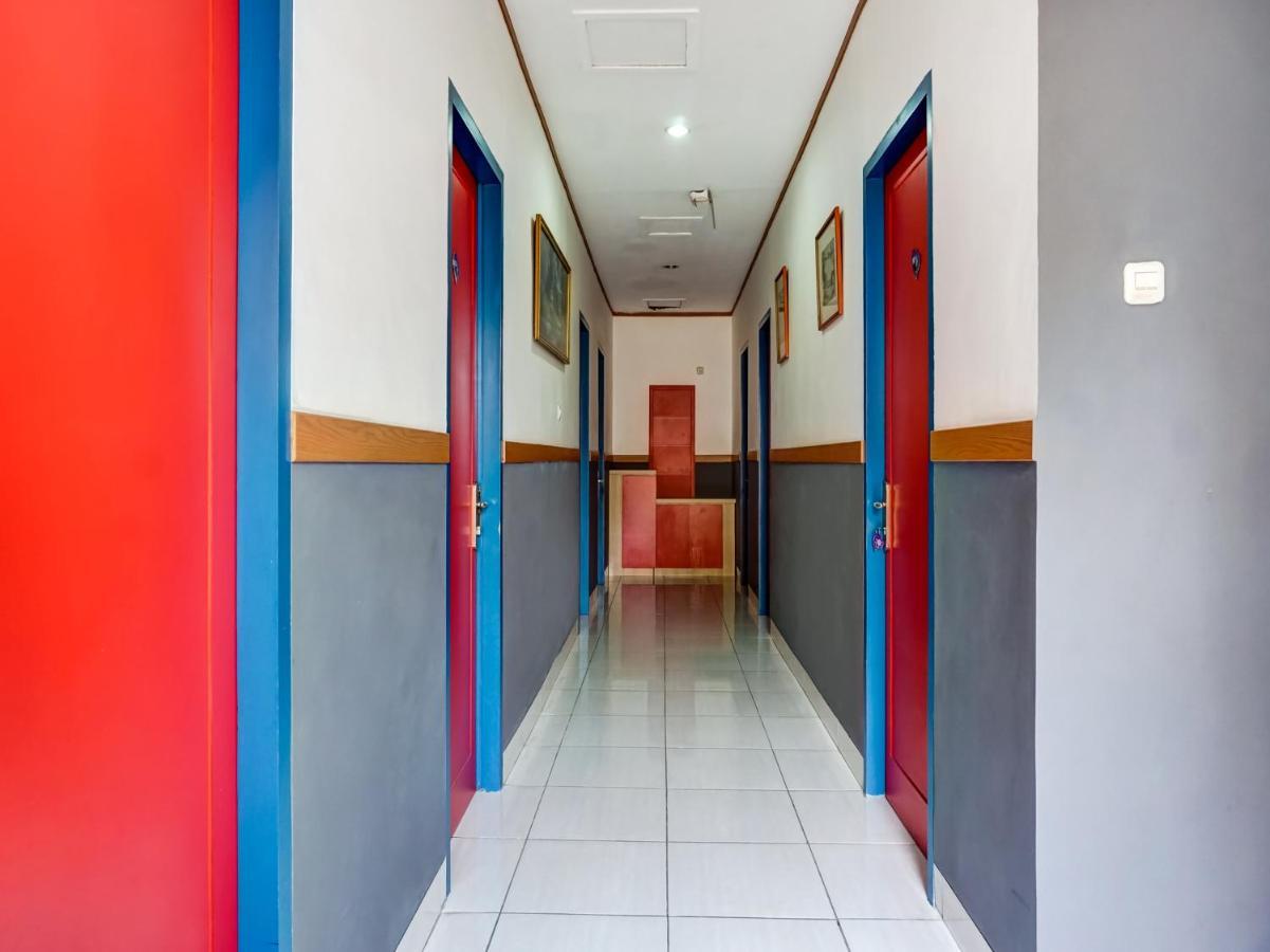 B Shaw Hotel Jakarta Exterior photo