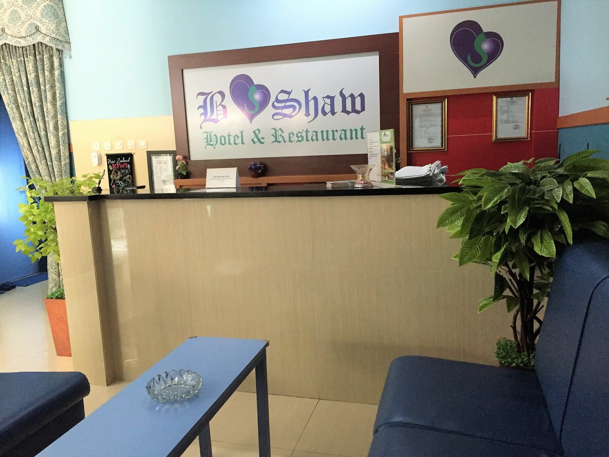 B Shaw Hotel Jakarta Exterior photo